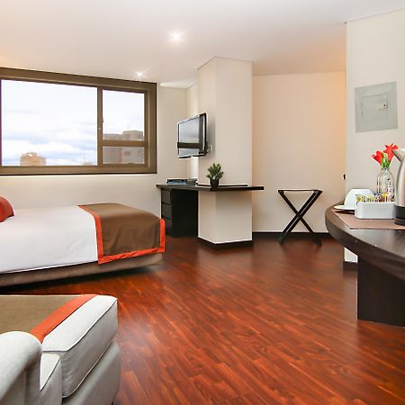 นิโก อปาร์ตาสวีทส์ Hotel โบโกตา ภายนอก รูปภาพ