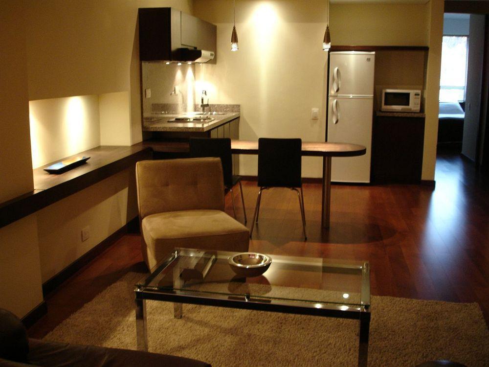 นิโก อปาร์ตาสวีทส์ Hotel โบโกตา ภายนอก รูปภาพ