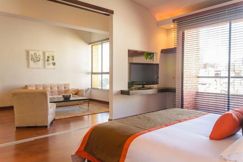 นิโก อปาร์ตาสวีทส์ Hotel โบโกตา ภายนอก รูปภาพ