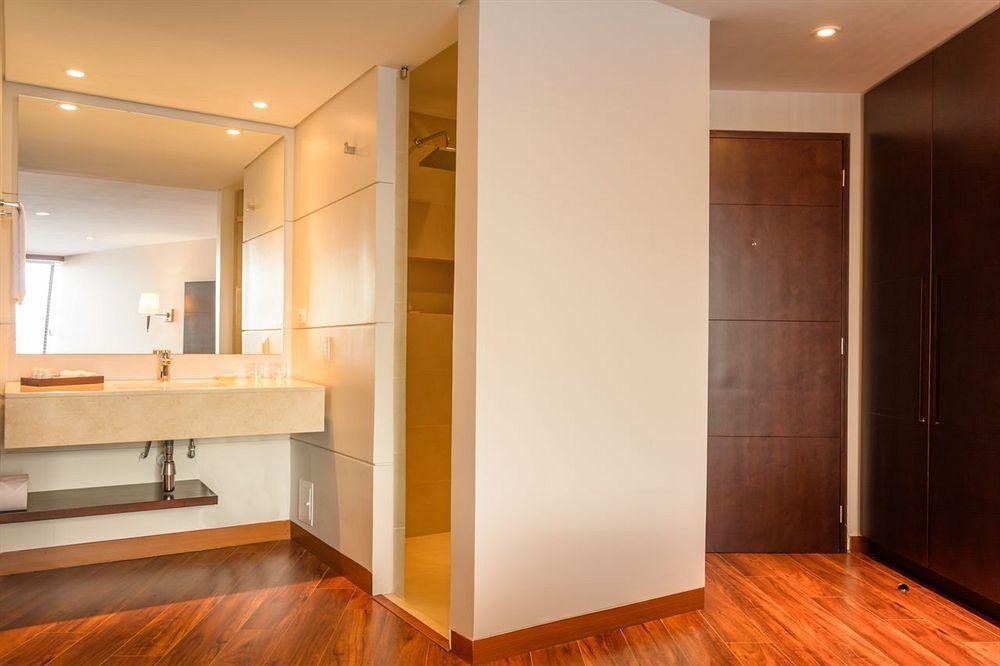นิโก อปาร์ตาสวีทส์ Hotel โบโกตา ภายนอก รูปภาพ